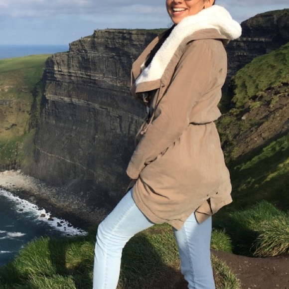 FUR COAT - Picture 2 of 3